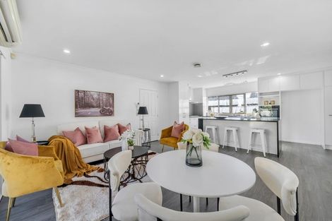 Photo of property in 2 Lockington Avenue, Henderson, Auckland, 0612