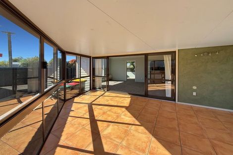 Photo of property in 95 Epsom Road, Sockburn, Christchurch, 8042