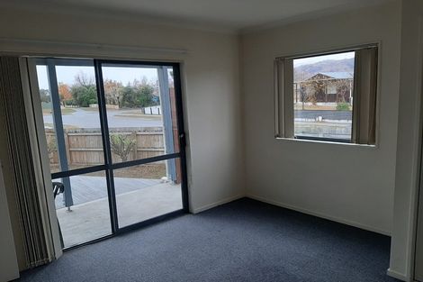 Photo of property in 2 Gantry Place, Cromwell, 9310
