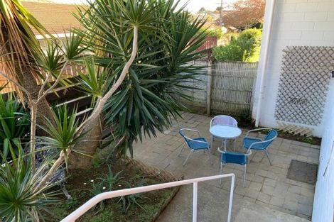 Photo of property in 2/14 South Street, Papakura, 2110