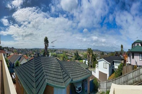 Photo of property in 1/17 Cambric Place, Botany Downs, Auckland, 2010