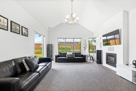 Photo of property in 35 Barrington Drive, Huntington, Hamilton, 3210