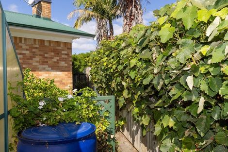 Photo of property in 70 Great South Road, Huntly, 3700