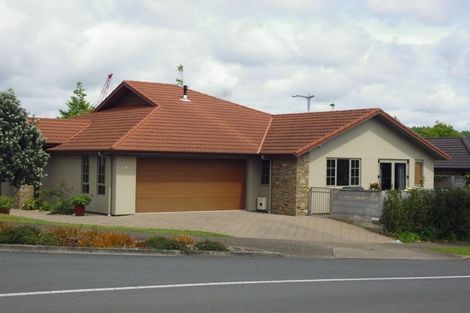 Photo of property in 1 Tarn Close, Pyes Pa, Tauranga, 3112