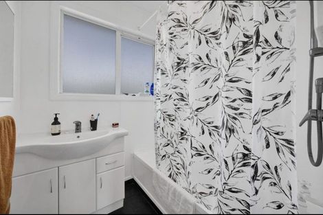 Photo of property in 130 Miranda Street, Stratford, 4332