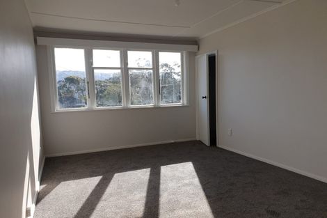 Photo of property in 5 Stevens Crescent, Ranui, Porirua, 5024