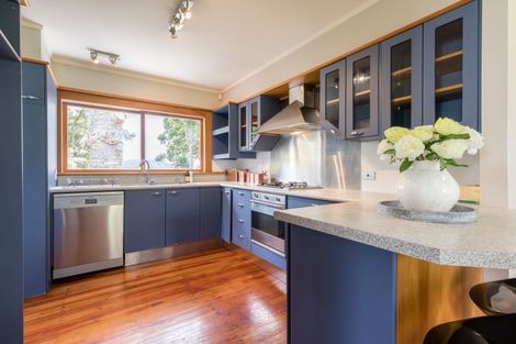 Photo of property in 10 Tawini Road, Titirangi, Auckland, 0604