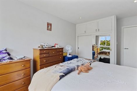 Photo of property in 2/5 Sarabande Avenue, Redwood, Christchurch, 8051