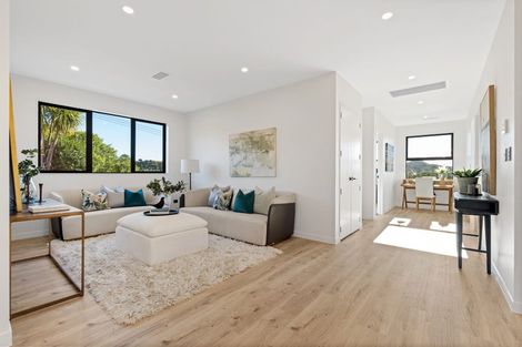 Photo of property in 36 Skulander Crescent, Orewa, 0931
