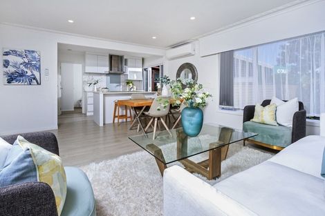 Photo of property in 1/344 Lake Road, Hauraki, Auckland, 0622