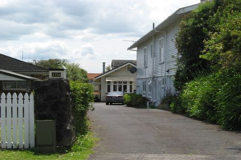 Photo of property in 2/10 Taylor Road, Mangere Bridge, Auckland, 2022