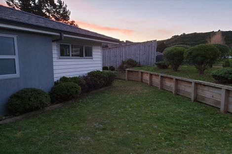 Photo of property in 28 Sunstone Crescent, Brown Owl, Upper Hutt, 5018