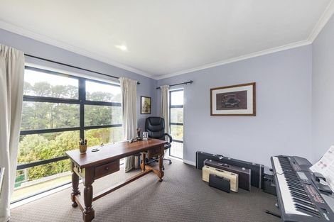 Photo of property in 76 Cashmere Drive, Fitzherbert, Palmerston North, 4410