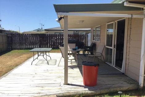 Photo of property in 1 Amsbury Road, Papamoa Beach, Papamoa, 3118