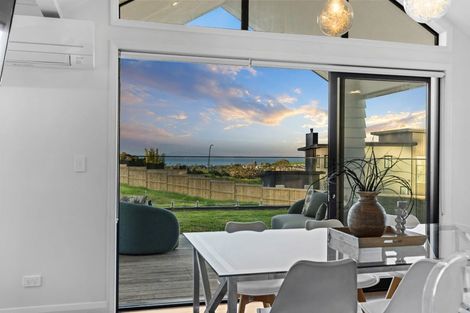 Photo of property in 72 Vaughans Road, Long Bay, Albany, 0792