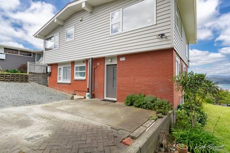 Photo of property in 39 Oakleigh Street, Maungaraki, Lower Hutt, 5010