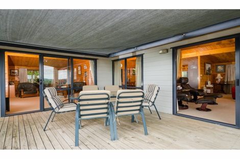 Photo of property in 535 Peak Road, Helensville, 0875