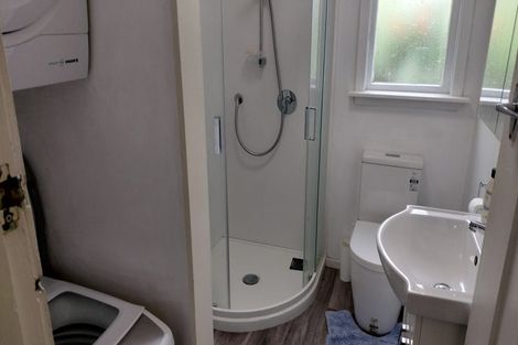 Photo of property in 24 Raroa Road, Kelburn, Wellington, 6012