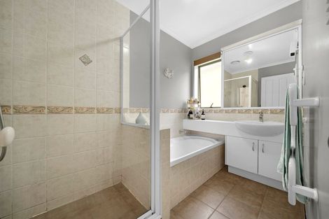 Photo of property in 6 Craiburn Street, Ranui, Auckland, 0612