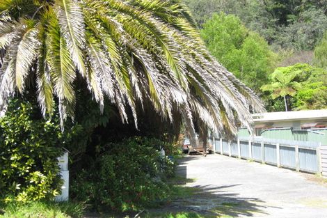 Photo of property in 33 Milton Terrace, Picton, 7220