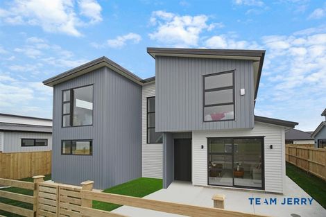 Photo of property in 83 Clarks Beach Road, Clarks Beach, 2122