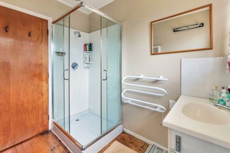 Photo of property in 39 Harrington Road, Henderson, Auckland, 0610