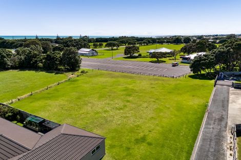 Photo of property in 25 Dolphin Parade, Bell Block, New Plymouth, 4312