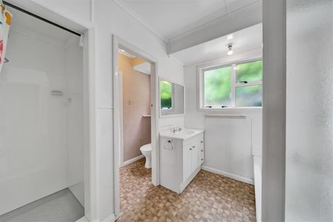 Photo of property in 11 Gordon Street, Glen Avon, New Plymouth, 4312