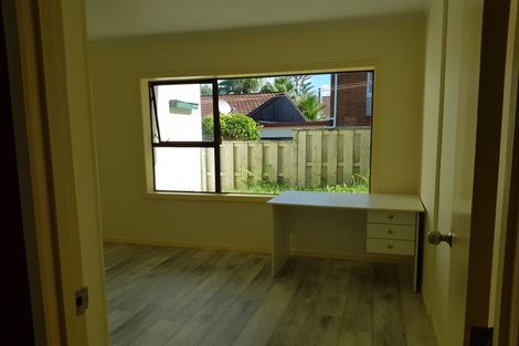 Photo of property in 1/7 Northwick Place, Hillcrest, Auckland, 0627