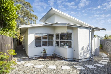 Photo of property in 4 Acacia Street, Kelvin Grove, Palmerston North, 4414