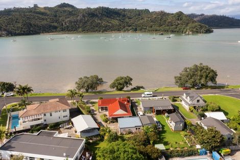 Photo of property in 27 Robinson Road, Whitianga, 3510