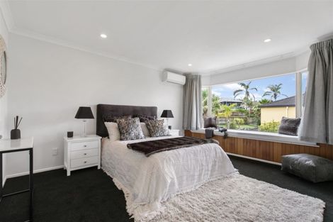 Photo of property in 6 Canonbie Place, East Tamaki Heights, Auckland, 2016