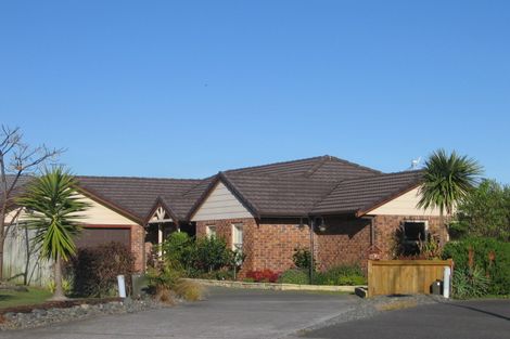 Photo of property in 19 Newbliss Crescent, East Tamaki Heights, Auckland, 2016