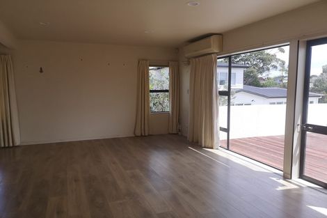 Photo of property in 1/13 Mizpah Road, Waiake, Auckland, 0630