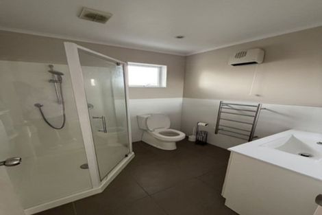Photo of property in 69 La Rosa Street, Green Bay, Auckland, 0604