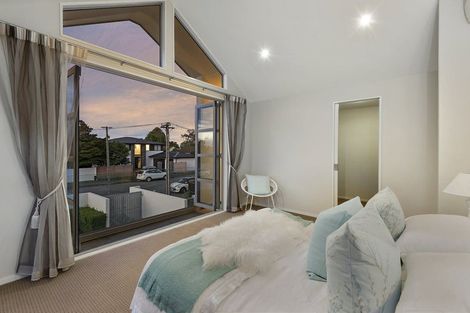 Photo of property in 72 Wai-iti Terrace, Bryndwr, Christchurch, 8052