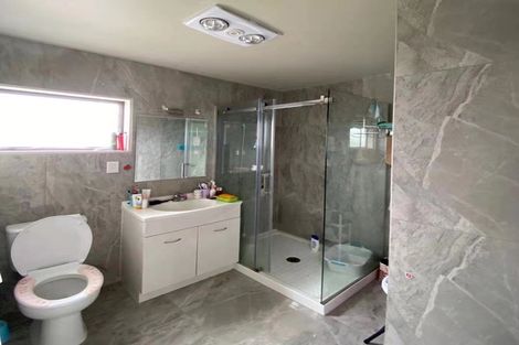 Photo of property in 5a Orchid Place, Te Atatu South, Auckland, 0610