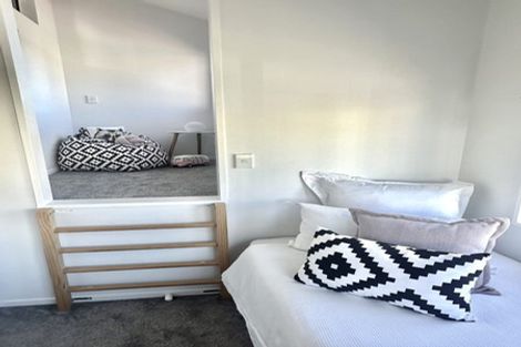 Photo of property in 72 Beacon Hill Road, Strathmore Park, Wellington, 6022