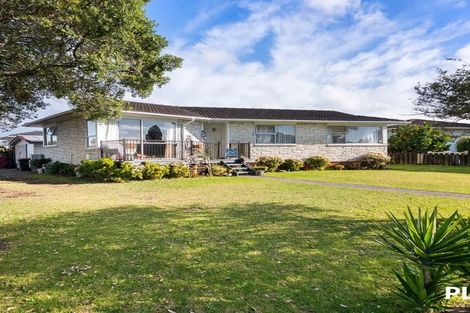 Photo of property in 2 Awakino Place, Manurewa, Auckland, 2102