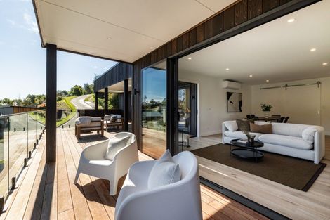 Photo of property in 17 Taruna Place, Havelock North, 4130