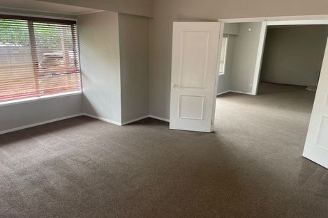 Photo of property in 2/52 Scenic Drive, Hillpark, Auckland, 2102