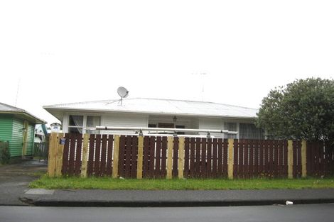 Photo of property in 2 Royston Street, Rosehill, Papakura, 2113
