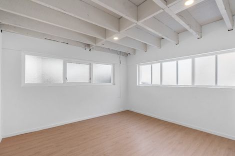 Photo of property in 514a Blockhouse Bay Road, Blockhouse Bay, Auckland, 0600