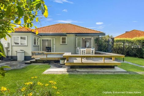 Photo of property in 14 Clapham Place, Whanganui East, Whanganui, 4500
