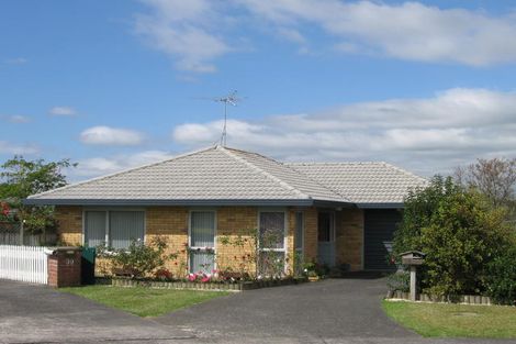Photo of property in 32 Heversham Place, Glendene, Auckland, 0602
