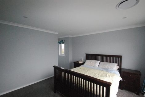 Photo of property in 16 Belize Grove, Grenada Village, Wellington, 6037