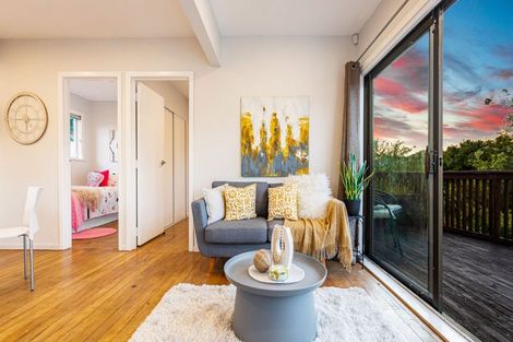 Photo of property in 1/637 Swanson Road, Swanson, Auckland, 0612