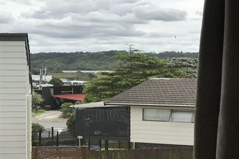 Photo of property in 1/19 Tree View Avenue, Glenfield, Auckland, 0629