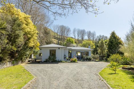 Photo of property in 309 Ellis Wallace Road, Eskdale, Napier, 4182
