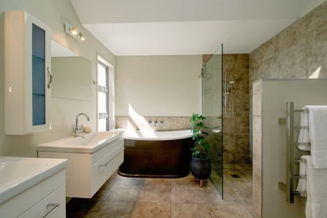 Photo of property in 15 Highgrove, Saint Clair, Dunedin, 9012